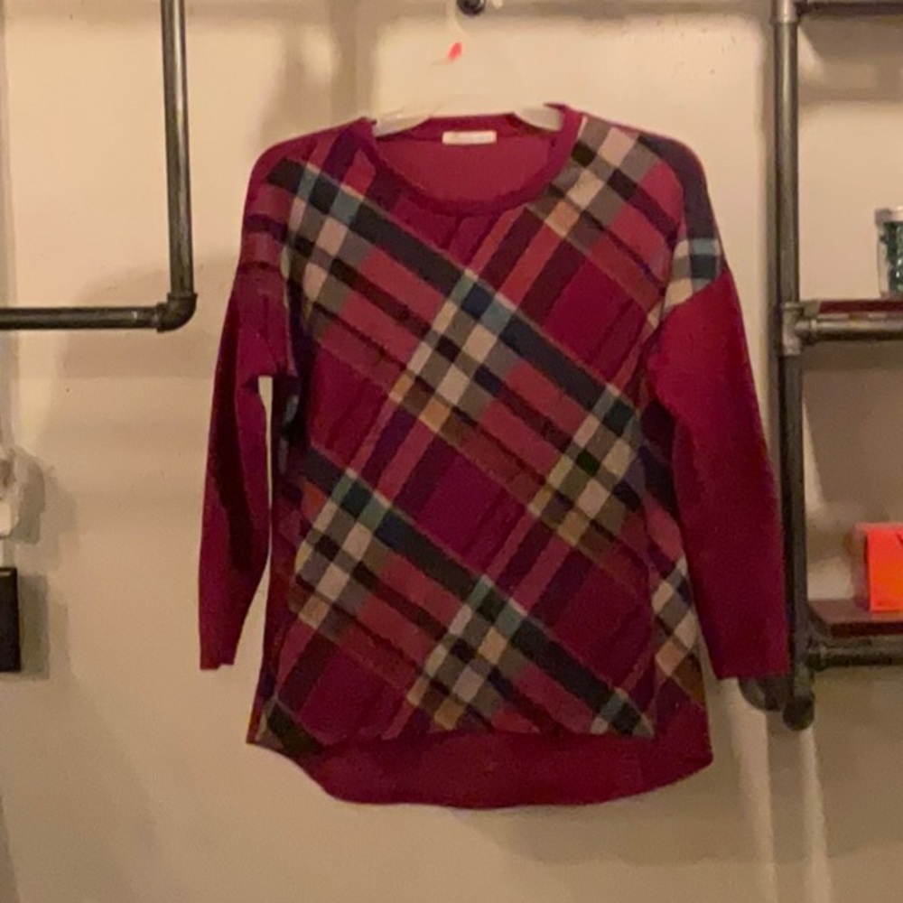Veveret red sweater